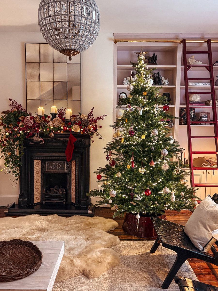 Beautiful and cosy in the princess palace ✨🩷🎄