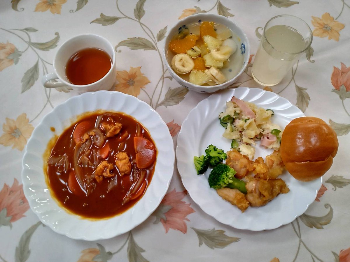 apila_b's tweet photo. 今年最後の余暇活動でクリスマス会を行いました🎄班ごとに分かれて調理しボリューム満点のメニューとなりました‼️食後はビンゴ大会も開催し、景品にも満足して頂けました🎁新年も余暇活動を楽しみつつ、作業に取り組んでいきたいと思います🙂皆さん良いお年をお迎えください✨
＃B型　＃橋本 https://t.co/CtPg2unRjg