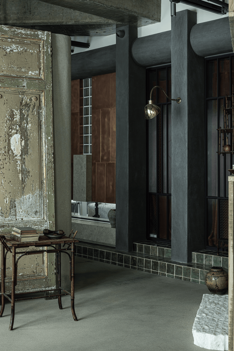 【限时2小时！老书店密室惊魂】书页间藏着1940年代的秘密，暗门后竟有会说话的旧唱机？破解\"折痕密码\"才能逃！胆小慎入周末约人冲！