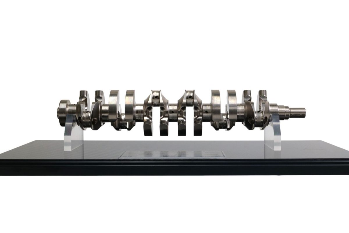 🔥東京オートサロン情報🔥 HKS MINIATURE CRANKSHAFT RB26 3.0L 登場