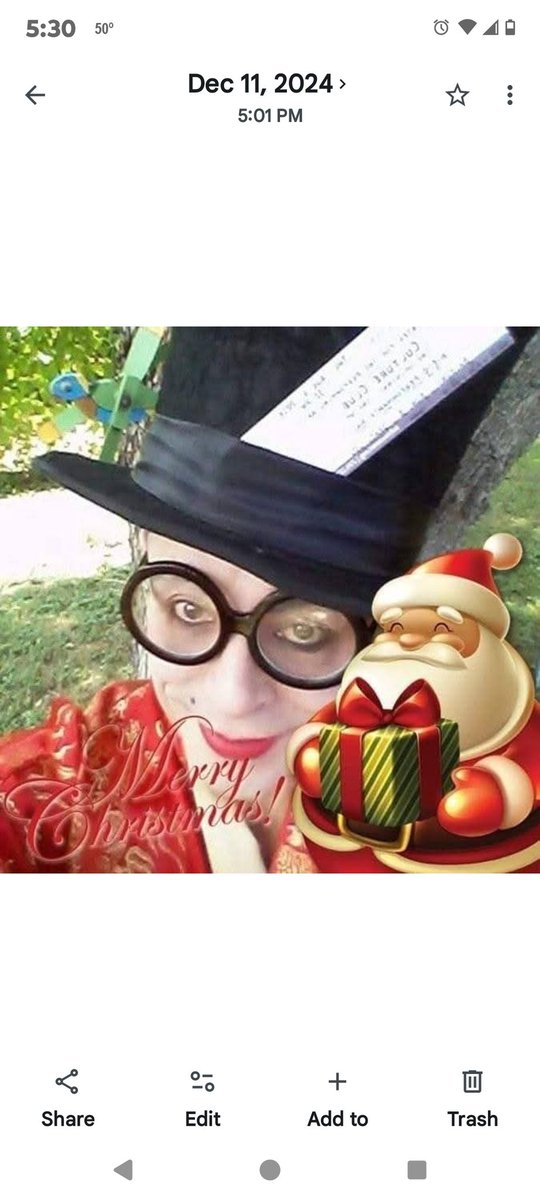 Springtime65's tweet photo. Merry Christmas to all around the world . Peace and love to all . #MerryChristmas #WorldPeace  #fashion #christmasdecor https://t.co/CLHqly4q1N