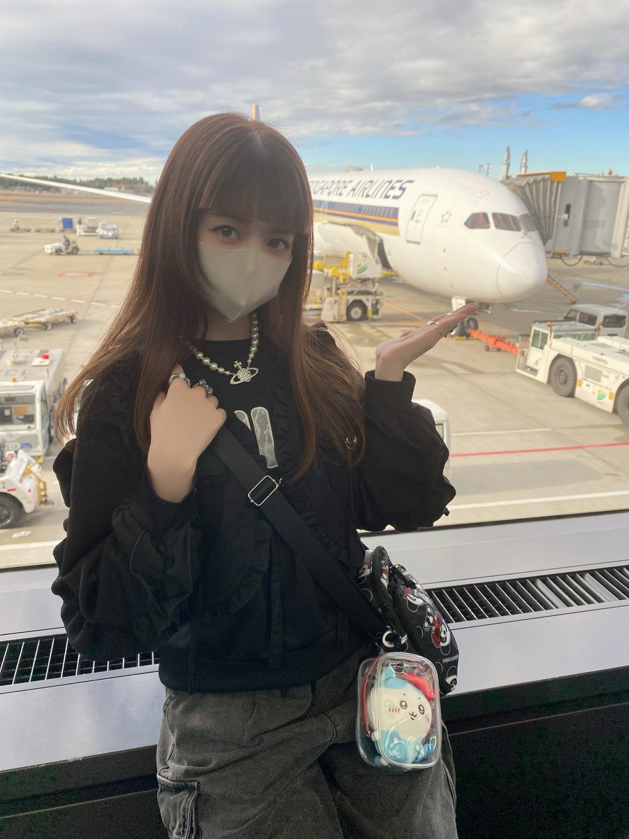 るなさんです！ おはよう御座います😁 今日は むぅちゃん❤️ルナちゃん 両手に花