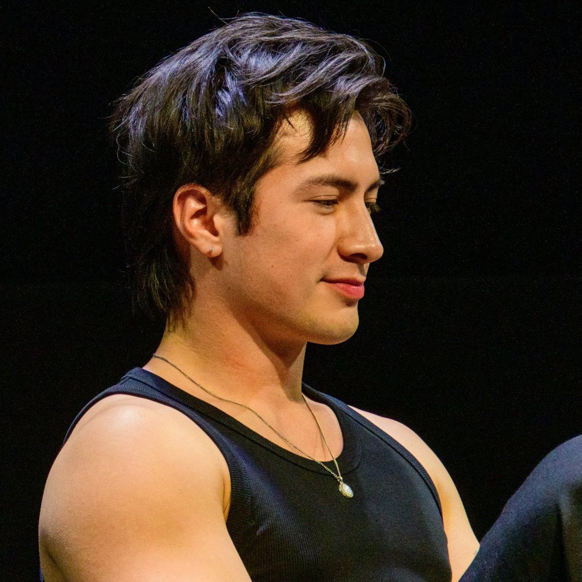 h0ellander's tweet image. side profile that belongs in museums to admire and study