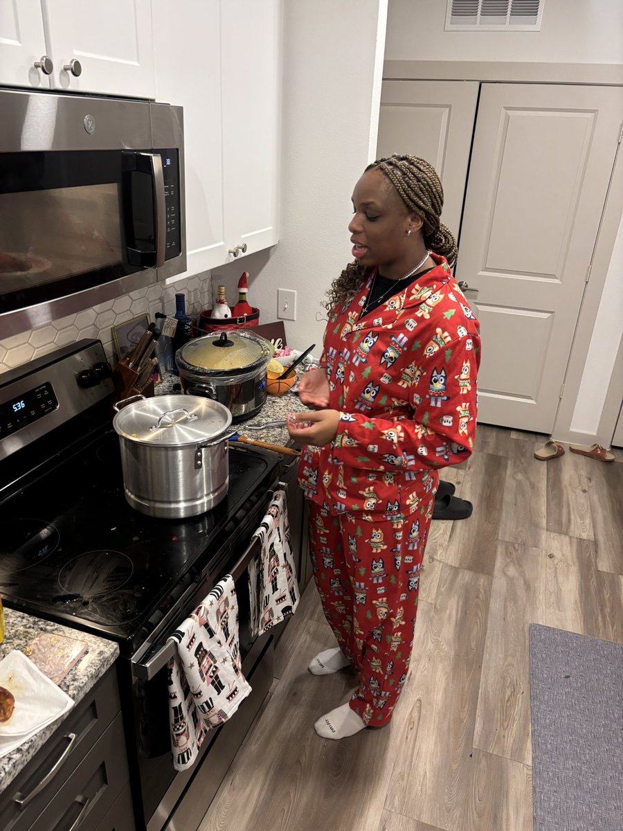 Ashley Dill tweet media