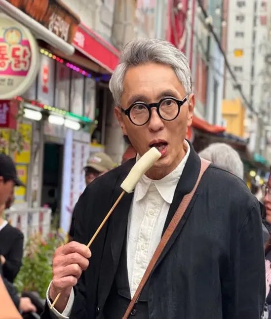muk_archive's tweet photo. 📍고독한 미식가 추천 K-디저트 타래 😋

고독한 미식가 고로상이 이번엔 부산에 오셔서 야무지게 드셨더라구요 ! 겨울에 땡기는 고로상 픽 K-디저트 타래로 낉여왔습니다 ❄️ https://t.co/pRfpXWufR1