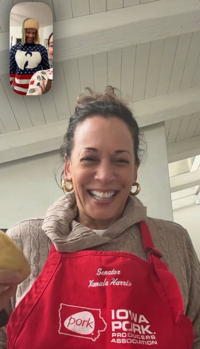 FaceTime with auntie <a href="/KamalaHarris/">Kamala Harris</a>! 💛

📸: <a href="/meena/">Meena Harris</a>