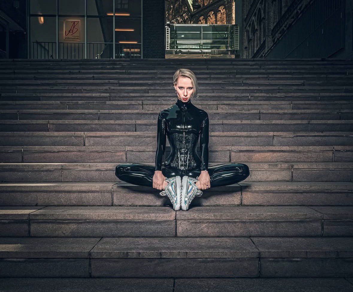 MaggyStinson's tweet photo. Black🖤 https://t.co/pF3UVucVJr