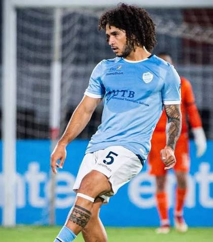 Con este chad garra y huevos nunca faltara en el medio campo.