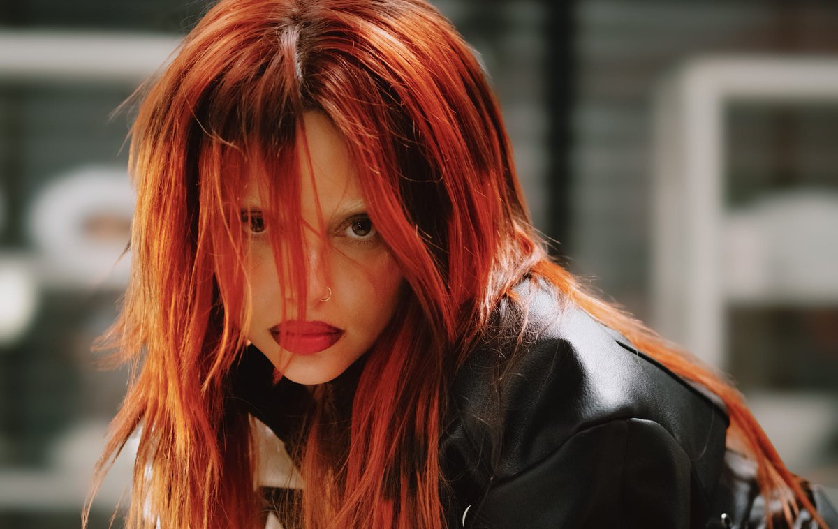 PopBase's tweet image. Happy 33rd birthday to the talented JADE.