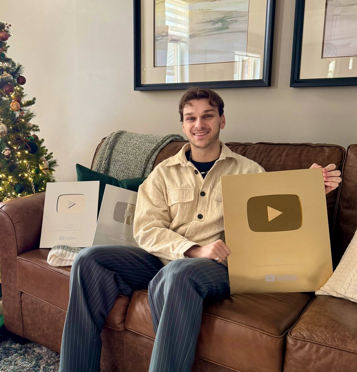 ItsBlarg's tweet image. Thank you guys for 10 years on Youtube ❤️

863 main channel videos, 228 second channel videos, and 231 podcast episodes later, and here we are. 

I am forever grateful to every single one of you who has supported my content over the years. Enjoy your holidays 🫡