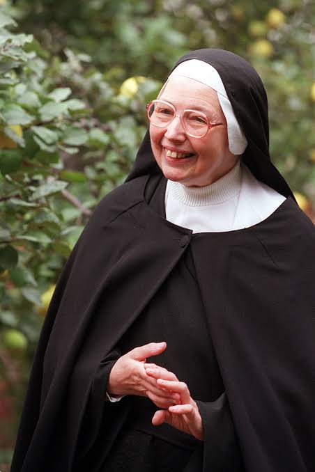 MJonesQuidenup's tweet image. Remembering Sister Wendy Beckett with love and gratitude on the seventh anniversary of her death. 
"The love of God is our absolute security, there is nothing ever to fear."