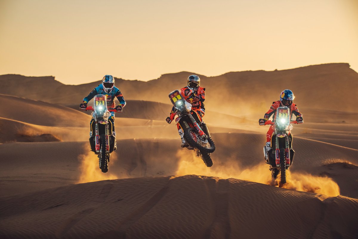 ktm_japan's tweet photo. GO! Red Bull KTM Factory Racing! 🏁
第48回ダカール・ラリー、ついに開幕!
ヤンブーから始まる約8,000kmの壮大なループ。
ダニエル・サンダース
ルシアーノ・ベナビデス
エドガー・カネット
彼らの無事と勝利を祈って、コメント欄で「🧡」を送ってください!
#KTM #DanielSanders #LucianoBenavides #EdgarCanet #DakarRally