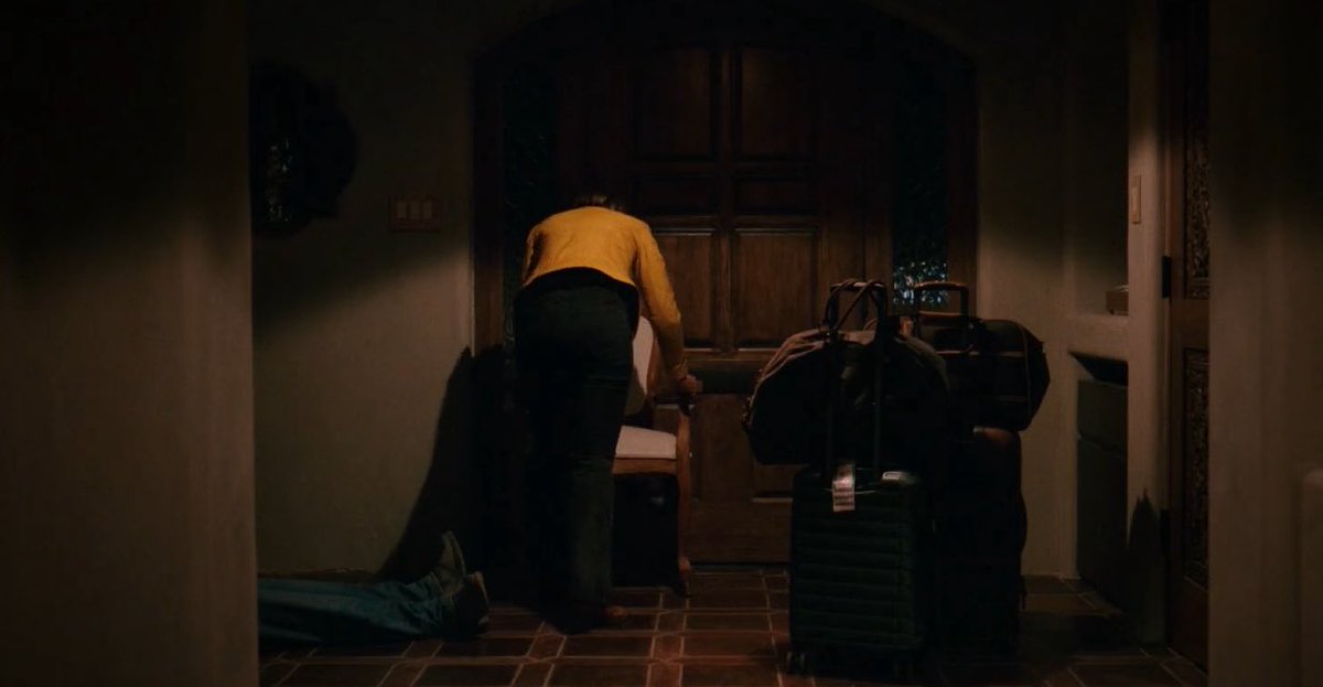 tvsilverscreen's tweet image. carol repeating the same actions to protect her and zosia in 1x09 as she did with her and helen in 1x01 #pluribus