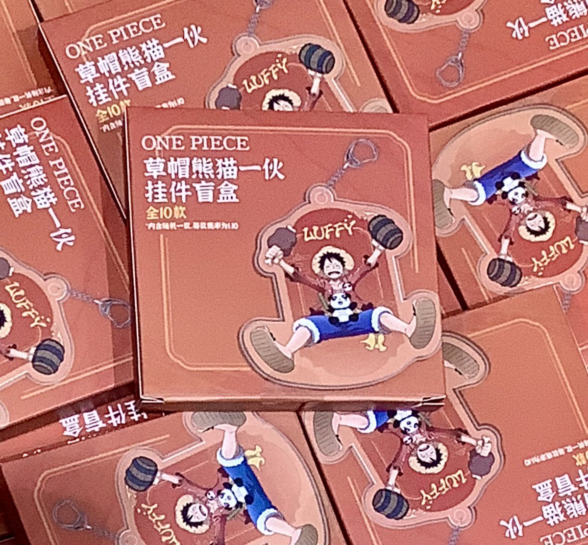 ワンピース　くまモン　麦わら一味　アクリルキーホルダー　全10種セット 新商品】上海店のオリジナルグッズが日本の麦わらストアでも取り扱い