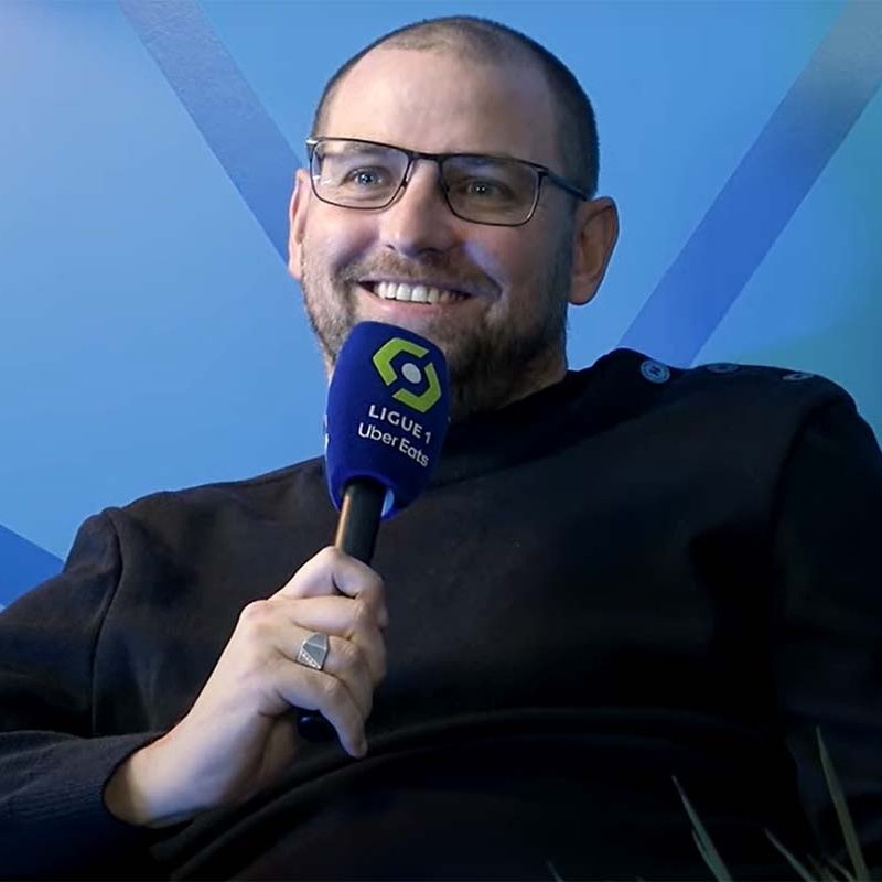 leuropefootball's tweet image. 🗣️ Le Havre sportif direktörü Mathieu Bodmer:

"Haftada 50 tane canlı maç izliyorum. Hayatım futbolla geçiyor. Stadyumda yatıp kalkıyorum.

Bazen Kore, Libya ve Panama liglerinden kısa özetler de izliyorum. 

En çok izlediğim ligler ise Ligue 1, Ligue 2 ve 3. lig; U19, U17;…