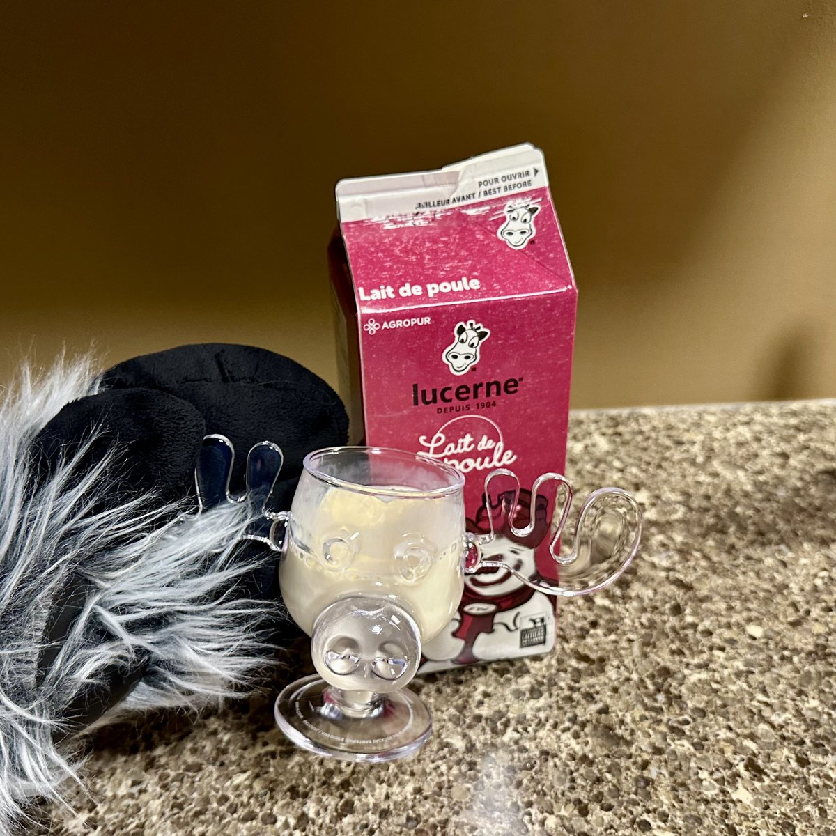 Great way to end the day, chicken milk in my moose mug! 😝
#furry