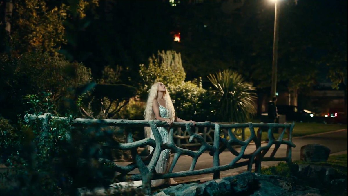 XtinaLoverr's tweet image. this is CINEMA.