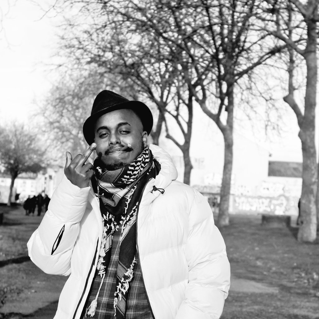 Azamane_Ahmed's tweet image. Attendez dans c'est un flex de nous traiter de ringard 😭😭😲🤣
On est vos ringards comme les anciens étaient les nôtres ! Comme vous serez les ringards de la génération 2020. It's a matter of time baby 😂😂😭😲🤣😭😂
#Generation90 et fier !