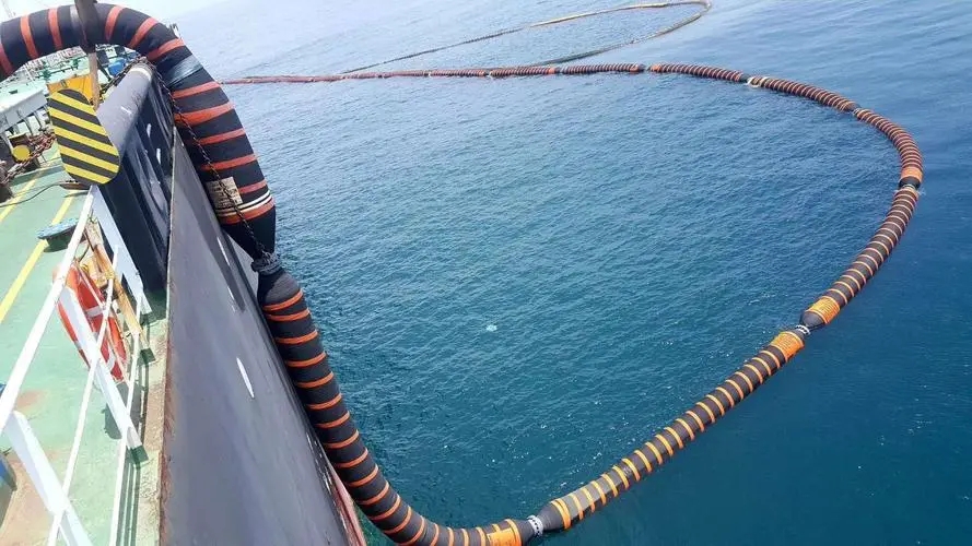 Our dredge hose.
WhatsApp：+86-18932813265
Email：amy@hujinhebei.com
Website: hujinhose.com
#HuJinTechnology #hose #DredgeHose #DrillingHose #ChemicalHose #SuctionHose #CeramicLinedHose #HydraulicHose #HighPressureHose #IndustrialHose #Flange #CamlockCoupling
