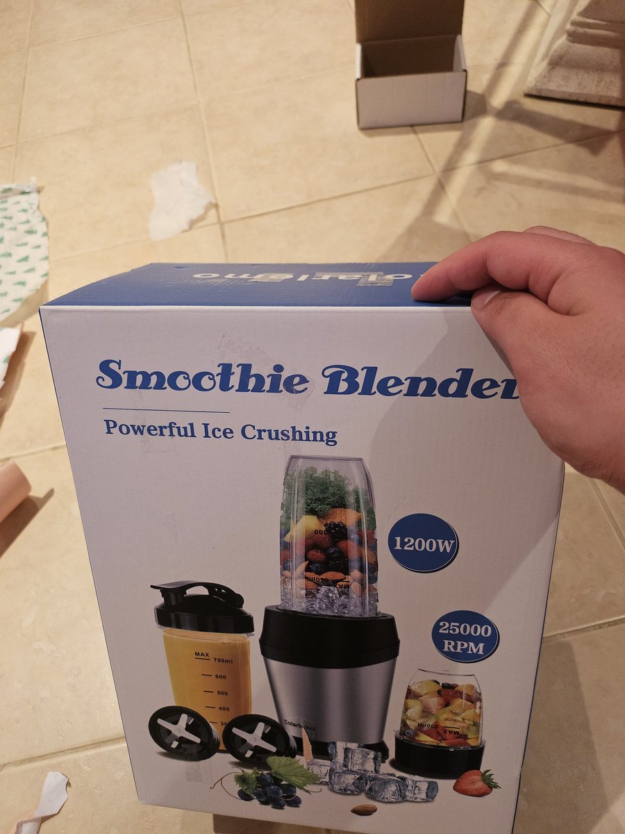 I GOT A BLENDER WOOOOO 😭💓