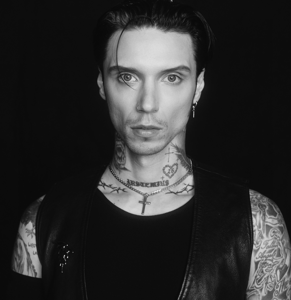 SOTSPodcast's tweet image. Andy Biersack (Black Veil Brides) was released on this day 35 years ago.

📷 Jonathan Weiner