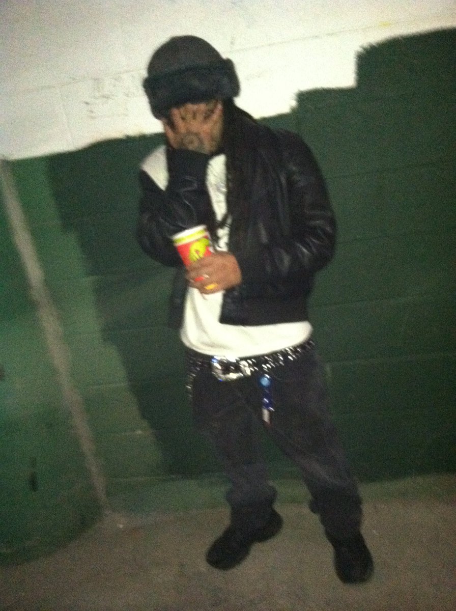 runawayslugz's tweet photo. iPhone 3Gs 📱📸 https://t.co/KTqu80TqFf