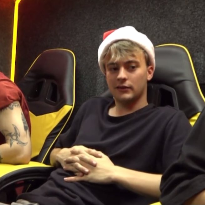 iPL1SETSKY's tweet image. moski está embarazado de thomas dubai merlo y por eso esta con fiebre 🤓☝️