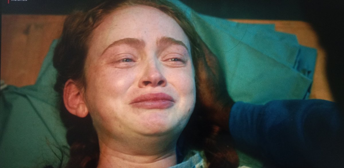 MY #LUMAX BUT SHES FUCKING PARALYZED 😭

#StrangerThings5 https://t.co/ZzTsa5BYmZ