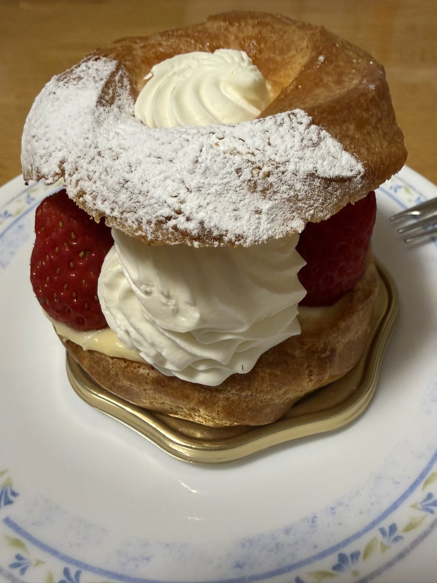 クリスマスホールケーキ生クリームのダンスホール クリスマスホールケーキ生クリームのダンスホール