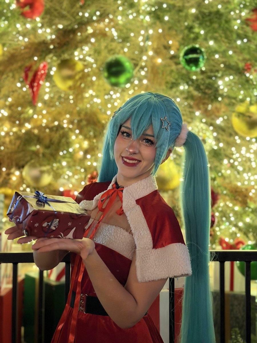 nya_nad's tweet photo. What was your favorite gift? 🎁 https://t.co/kPRtExT1mR