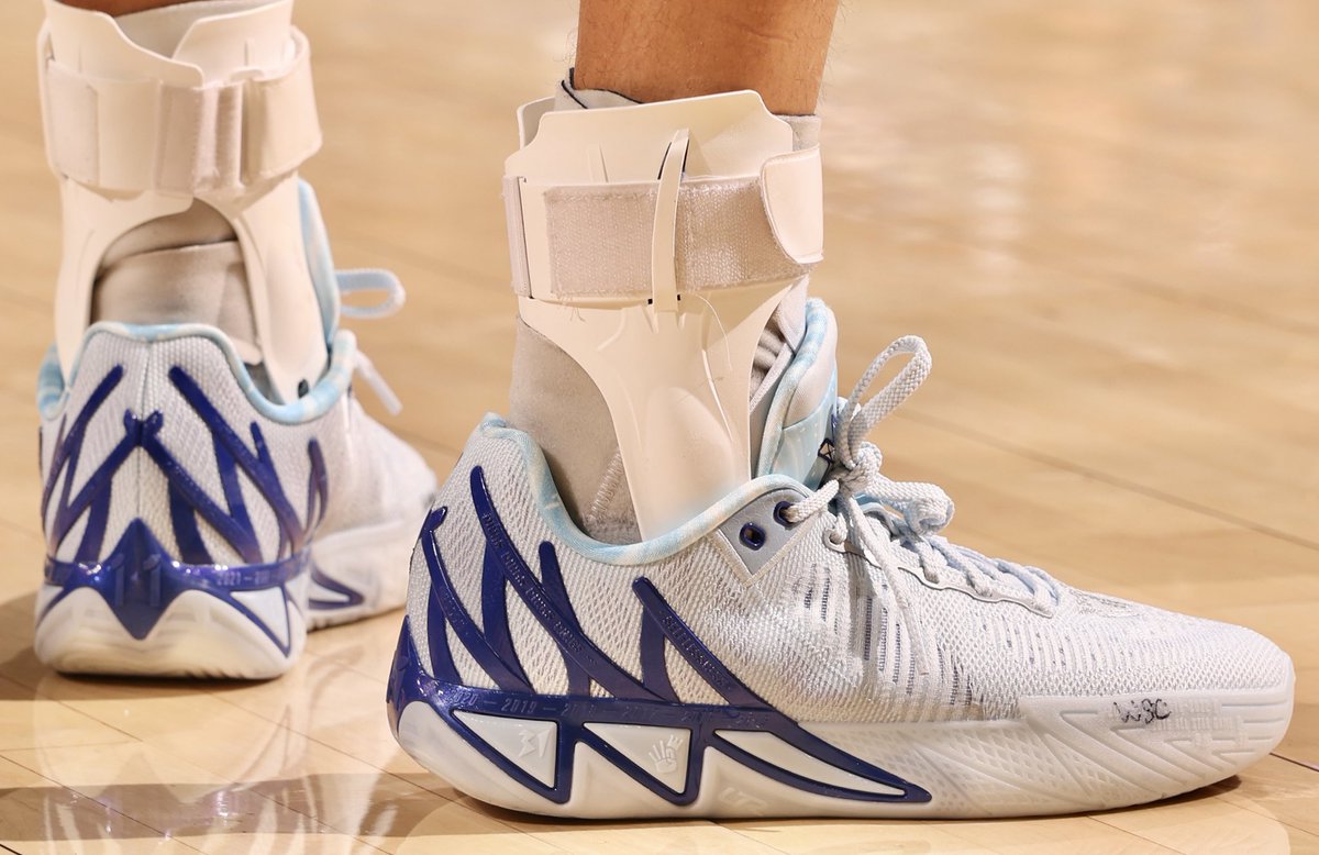 WarriorsLatam_'s tweet image. Klay Thompson sobre ver a Steph usando sus zapatillas:

"Fue genial. Fue realmente lindo. Me hubiera gustado que no me gane el partido, pero de todos modos fue increíble. Mucho respeto".

Hermanos🥹🫶🏻