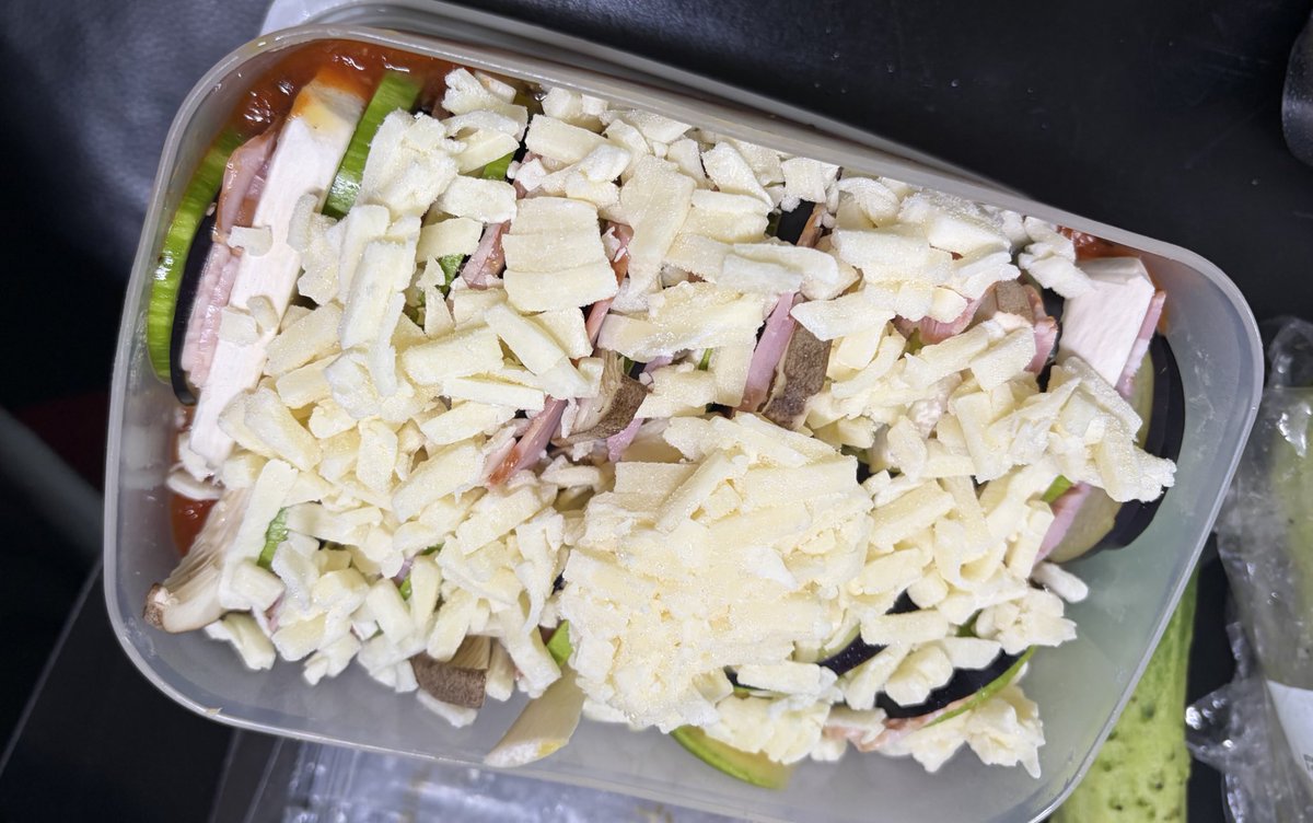 Pygos_Diary_'s tweet image. 저으오늘점심
야매라따뚜이
어제열심히 만들어놧어요