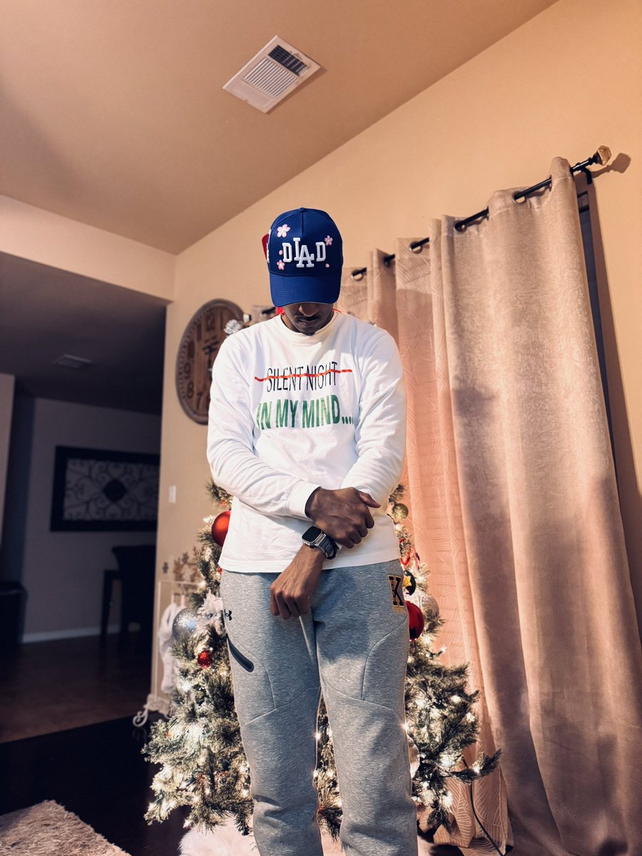 CoachCPrice's tweet image. Me: Hey, Siri...?!?

Siri: Yes?

Me: Play "In My Mind" by The Temptations

Merry Chrimmuh Everyone...🎄🎅🏽🎁☃️