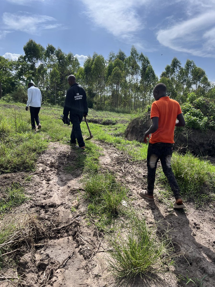CCeyoge's tweet photo. COMMENCING OUR 2026 PROJECT with a permanent water source!

🌱 We’ve launched a 1-acre tomato farming project! This initiative will empower 4 young people through hands-on farming and shared profits after harvest. Building skills, income, and a stronger community together. 🍅🤝 https://t.co/E60wEwTM82