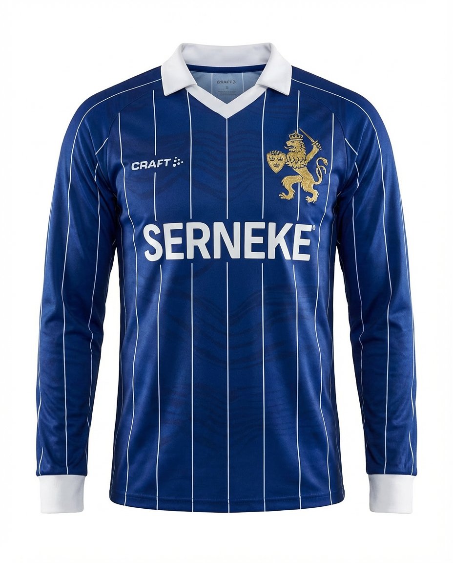 OhlssonJoacim's tweet image. Försäsongströja i retrostil. Inspirerad av kustens blåa hav. Subtilt vågmönster bakom vita kritstrecksränder och broderat lejon i guldfärg. #ifkgbg