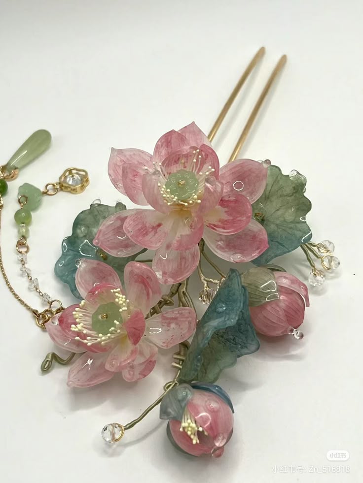 aeonymph's tweet image. ㅤ ㅤㅤ 
ㅤ ㅤㅤ @DEVLSKISSER 
ㅤ ㅤㅤ 
ㅤ ㅤㅤ “    lótus   e  dragões,  são  coisas  facilmente  
ㅤ ㅤㅤ associaveis  a  você,  não  concorda,  
ㅤ ㅤㅤ imbibitor  lunae?  espero  que  isso  o  ajude  
ㅤ ㅤㅤ a  prender  seu  longo  cabelo .    ”
ㅤ ㅤㅤ