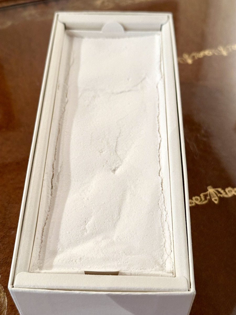 2025年に1番リピートした美味しかった食べ物は、帝国ホテルのココナッツわらび餅。兎に角美味しい！手土産にするとココナッツ好きさんにも甘いもの苦手さんにも皆んなに喜ばれた一品。めっちゃ食べた！超オススメ。