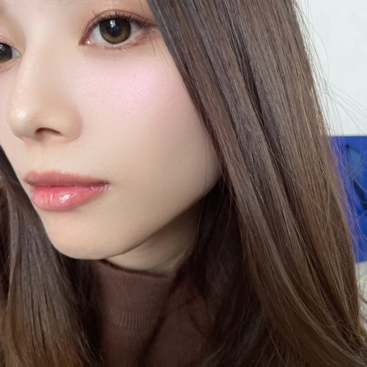 conom__'s tweet photo. #頬からビームフェス

2回目の参加👀✨
OFRA MINI HIGHLIGHTER
☁️CLOUD 9
イエベさんにもおすすめ
偏光ピンクハイライター!!😮‍💨💓
肉眼で見た方が120倍かわいいですっ

写真だとなかなかビームが出なくて
頬が現在大変なことになってますが
ひと塗りでギラギラビーム出してくれるのでぜひ🫶 https://t.co/RFGFgiM8xl