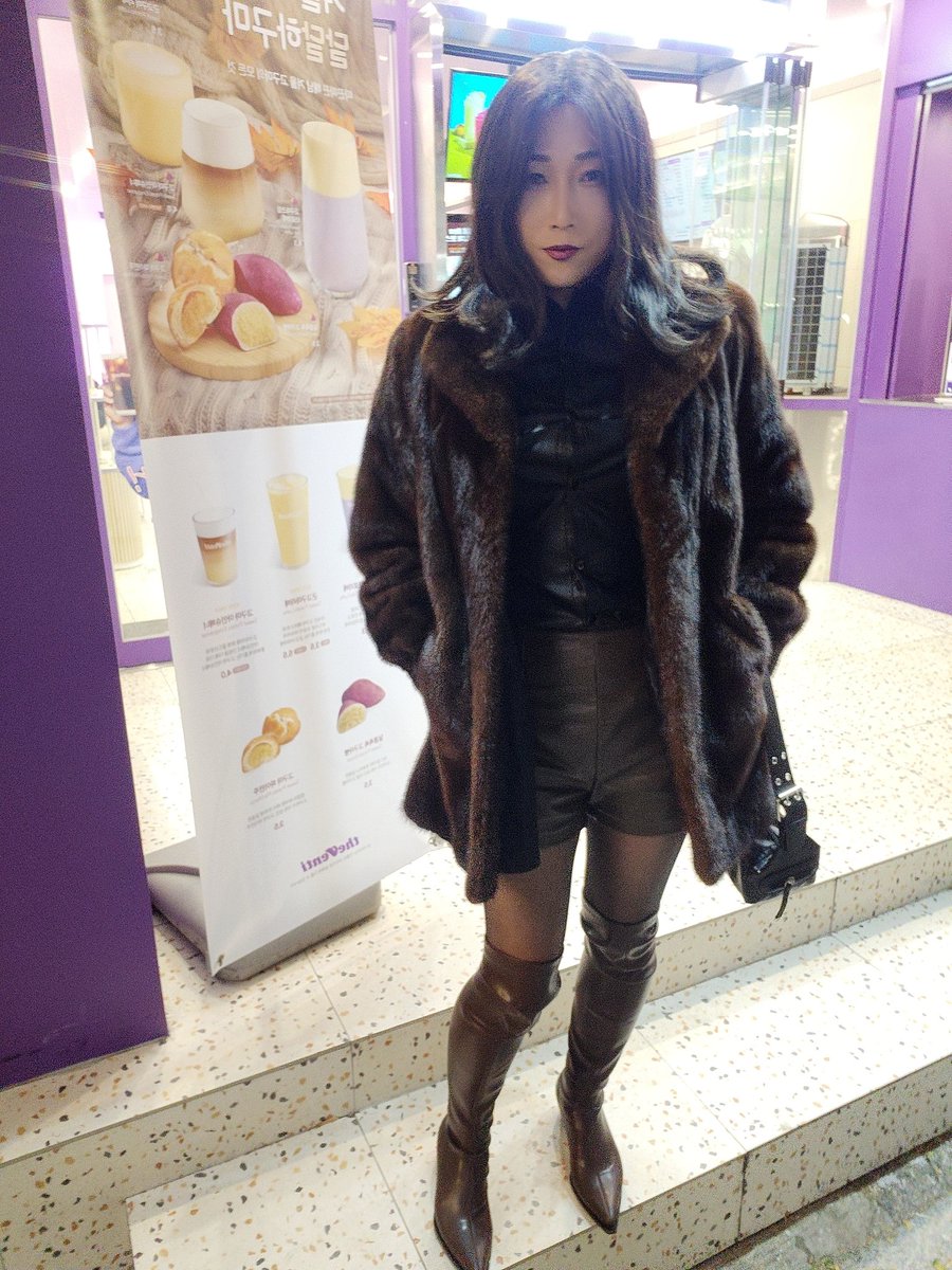 이틀동안 맛있는거 많이먹고,좋은곳에서 술도 마시고,오늘출근,내일 또 모임,연말 술자리 힘들다ㅋ
#더씨씨 ,#서면클래스