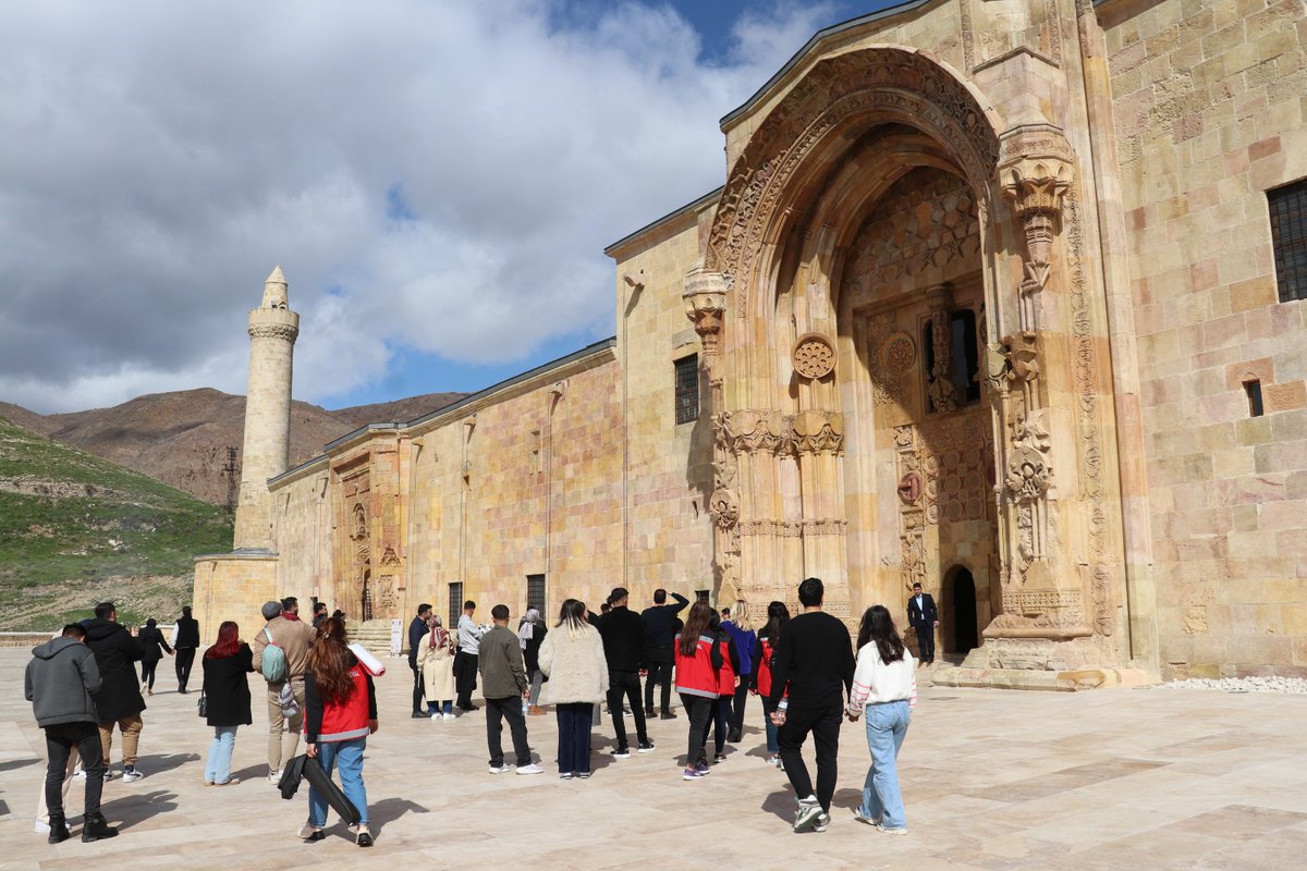 2025’te kültür, sanat ve turizm alanında sadece çalışmadık, iz bıraktık. 1 yıl böyle geçti…

🏛️ Vakıflar Genel Müdürlüğü <a href="/VakiflarGM/">VAKIFLAR GENEL MÜDÜRLÜĞÜ</a> 

Vakıf kültür varlıklarımızı, vakıf bilinciyle koruyor; onarıyor ve gelecek nesillere aktarıyoruz.

2025’te yurt içi ve yurt dışında birçok