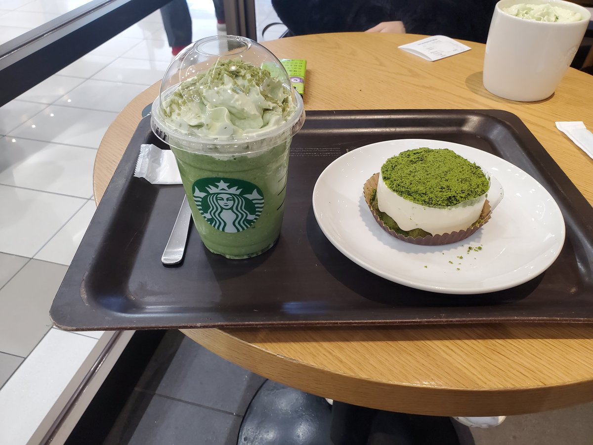 ぱー様 どうも、こんにちわ！ 本日から発売の新作 玉露抹茶フラペチーノ