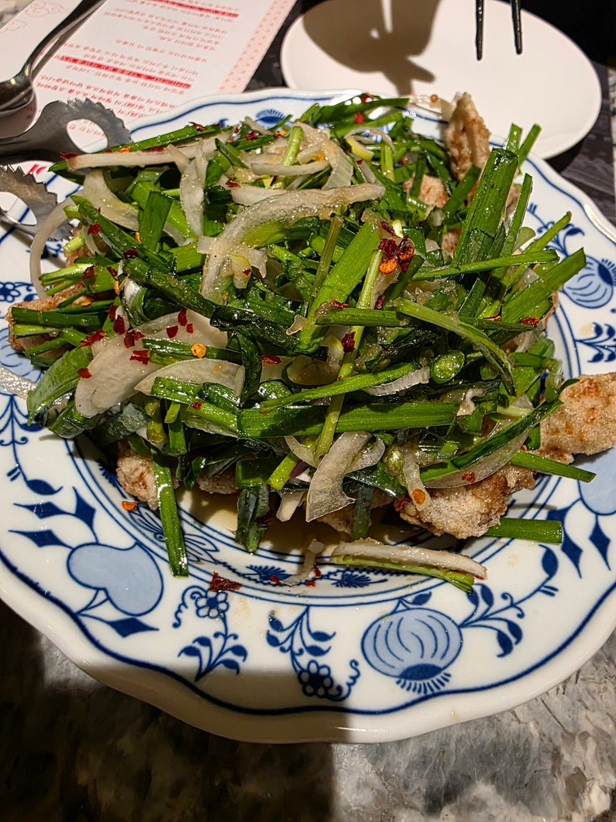 528text's tweet image. 251226 🦊💬 03:50 PM KST

🦊 i had a meal with gunwook
🦊 *pic*
🦊 *pic*
🦊 jjamppong and tangsuyuk for the first time in a while 🤤