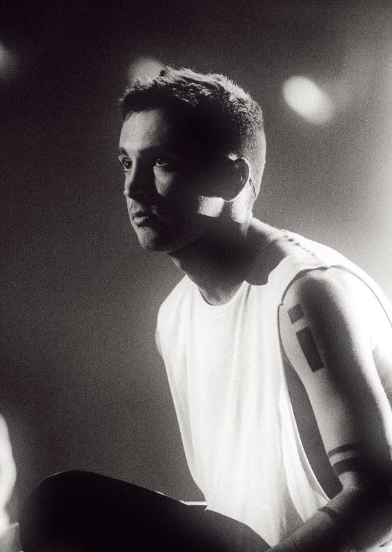 ّ (@tyjohourly) on Twitter photo 