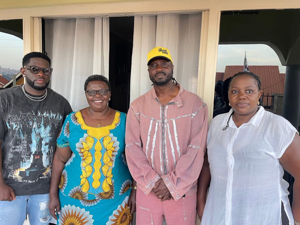 Exclusive_Bizz's tweet image. DJ Slick Stuart Brings Bebe Cool to Surprise His Mother