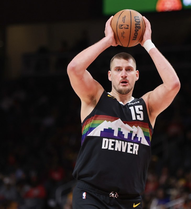 🎄 NIKOLA JOKIC LÉGENDAIRE FACE AUX WOLVES POUR LE CHRISTMAS DAY 

🔹56 POINTS
🔹16 REBONDS 
🔹15 PASSES
🔹2 CONTRES
🔹15/21 AU TIR, 4/6 DE LOIN
🔹43 MINUTES 

L’une des plus grandes perfs de l’histoire du Christmas Day pour remporter un match SUBLIME. 

Les 60pts de Bernard King