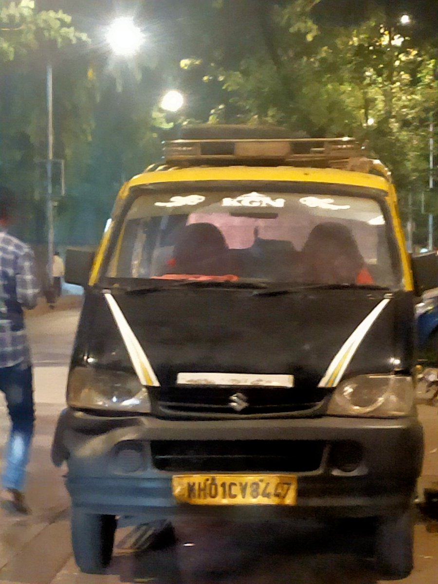 UmeshMbehera2's tweet photo. @CPMumbaiPolice @MumbaiPolice @MTPHereToHelp @nitin_gadkari @Pravinpadwalips Sharing taxi near Willingdon club RTO lane always drives rashly doesn't bother about rules &amp; others vehicle , breaks all signals. https://t.co/DWXVC6VXfh