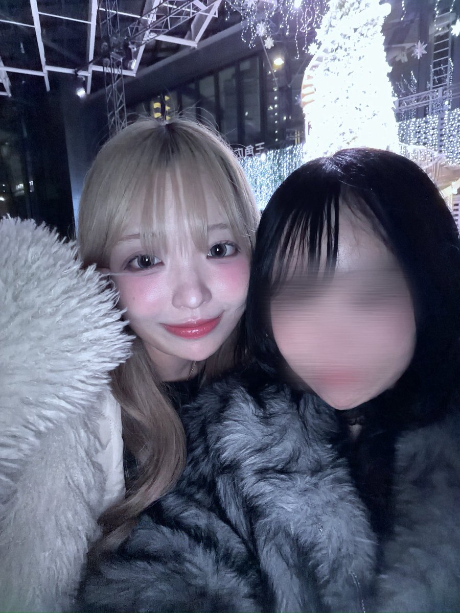 _4cxz's tweet photo. 小さいツリーに飾り付けをして恋を彩ったら♩ https://t.co/NSnXjScUES