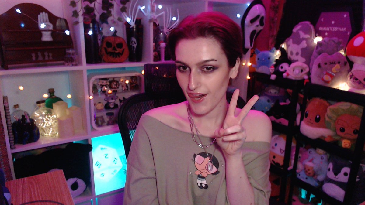 🔴 LIVE 🔴 trauma bonding &amp; unboxing trauma on Boxing Day!!! finishing off Tormented Souls 2!!!
twitch.tv/hauntedbyhan