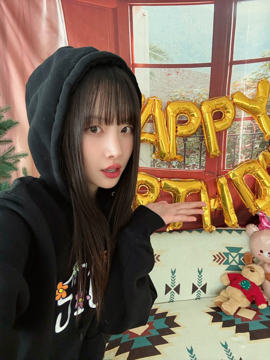 [📷]
2025년 생일도
우정들과 함께 보낼 수 있다니
완전 럭키샤키잖아💕
항상 곁에 있어줘서 고맙고
생일 축하해줘서 고마워요 우정🫶🏻

#설아 #SEOLA 
#우주소녀 #WJSN 
#HAPPY_SEOLA_DAY
#김설아_사랑해_생일을_축하해