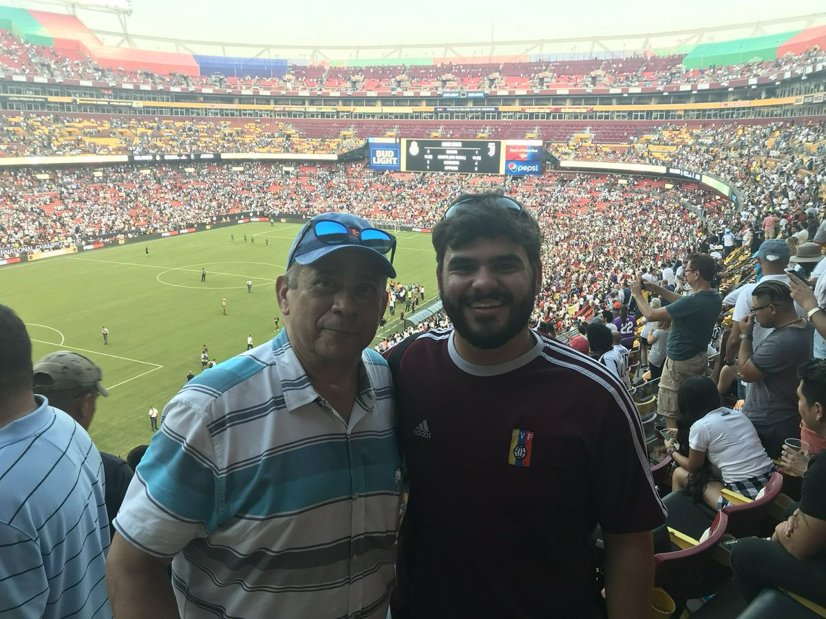 Merry Christmas and happy holidays to everyone, specially those who’ve lost a loved one this year. 

I missed my dad a lot today. Here we were watching Real Madrid vs Juventus after Ronaldo’s move to Juve back in 2018. 

Hug your family, hug yourself, and take care❤️